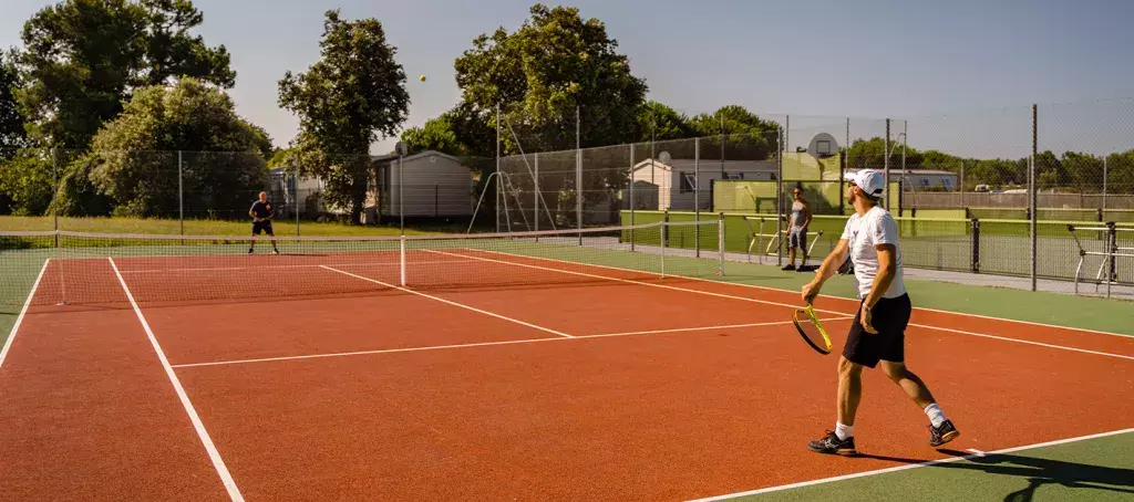 Tennis au camping Mer et Soleil d'Oléron
